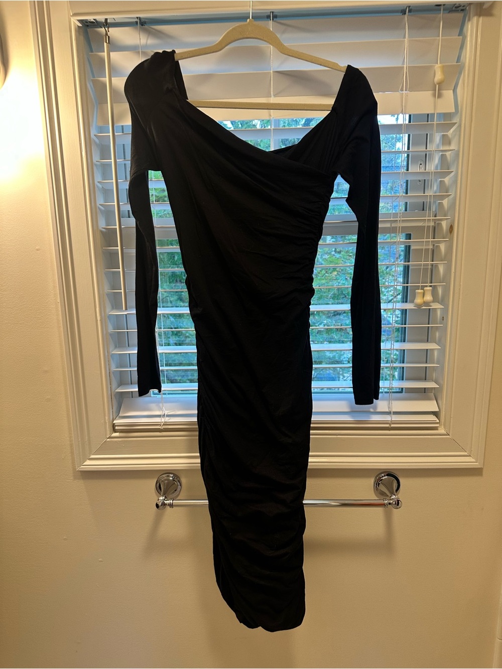 Velvet Black Long-Sleeve One-Shoulder Ruched Midi Dress
